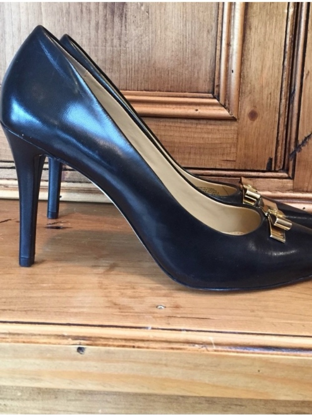 Michael Kors Vivienne black pumps size 9 New In Box.